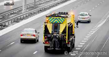 Drukke ochtendspits door sneeuw en gladde wegen: ‘Wees alert’