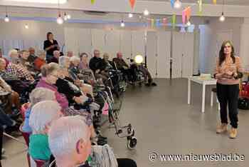 Kristien Hemmerechts las voor in woonzorgcentra in Pepingen