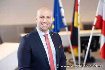 Landrat Dogan erhält den "Kommunalfuchs"