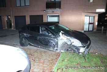 Achttien wagens en zeven gevels beschadigd bij dollemansrit in Merksem: bestuurder wordt opgespoord