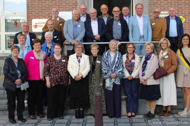 70-jarige Gitsenaars genieten van reünie