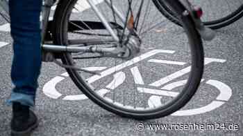Radfahrer (51) nach Unfall mit Kopfverletzungen ins Klinikum eingeliefert