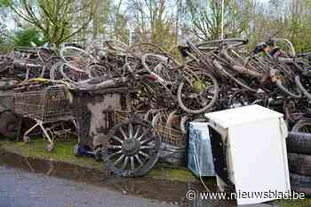 Verkeersborden en honderden fietsen: dit is de buit van een week ‘fietsvissen’ in Gent