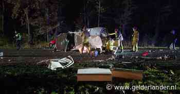 Twee gewonden bij frontale botsing op N319: weg afgesloten, EOD onderweg vanwege illegaal vuurwerk