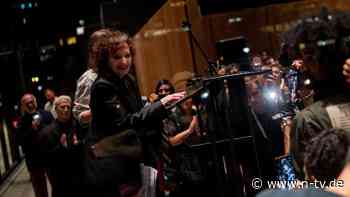 "Ein kultureller Völkermord": Nan Goldin kritisiert Deutschland in Rede über Gaza-Krieg