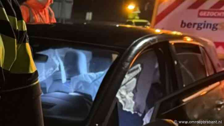Auto crasht op de snelweg na dollemansrit, bestuurder gaat ervandoor