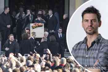 Onze man was tien jaar geleden bij het tranendal van Luc De Vos’ begrafenis: “Dat wil ik misschien het liefst van al delen: Vos is nooit vergeten”