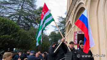 Unruhen am Schwarzen Meer: Abchasien stürzt den Putin-Freund - und hält trotzdem zu Russland