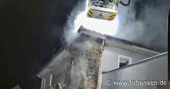 Wohnhausbrand im Kreis Kitzingen: Schuppen in Vollbrand - über 100 Feuerwehrleute im Einsatz