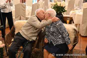 Albert (93) en Simonne (91) vieren 70 jaar huwelijk: “Het geheim? Elkaar iets gunnen.”