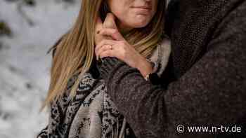 Dating-Trend Cuffing Season: Warum Singles eine Beziehung (nur) für den Winter suchen