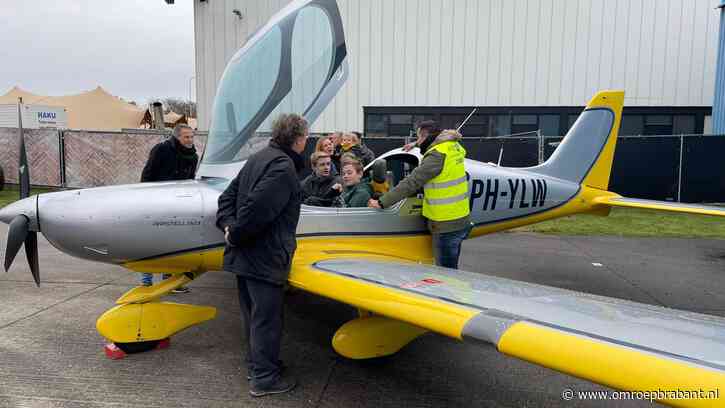 Gluren bij je luidruchtige buren, Eindhoven Airport houdt burendag