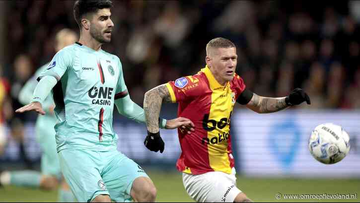 Almere - Almere City kansloos onderuit bij Go Ahead Eagles