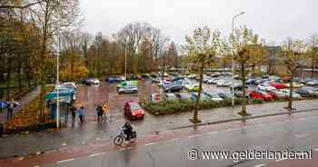 Weerstand tegen komst van bovengrondse parkeergarage langs oude gracht: ‘Hoe is dit nou groen?’