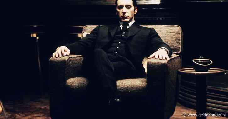 Aannemer op Sicilië vindt afgehakt paardenhoofd op stoel graafmachine