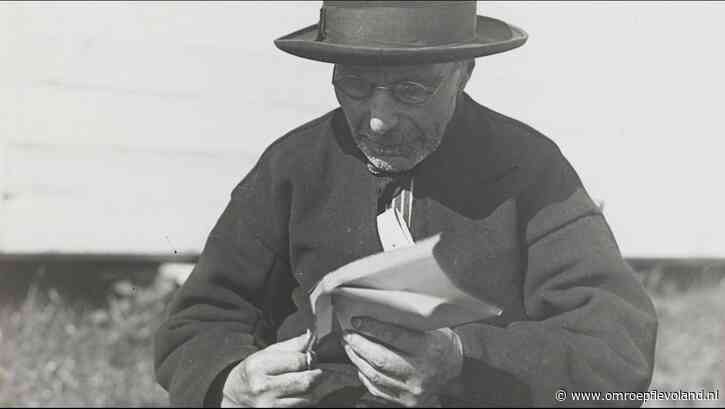 Urk - Herinnering aan kunstenaar Jantje de Knipper moet levend blijven door nieuwe gedenksteen