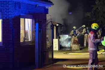 Houtopslag bij huis in brand in ’s Herenelderen