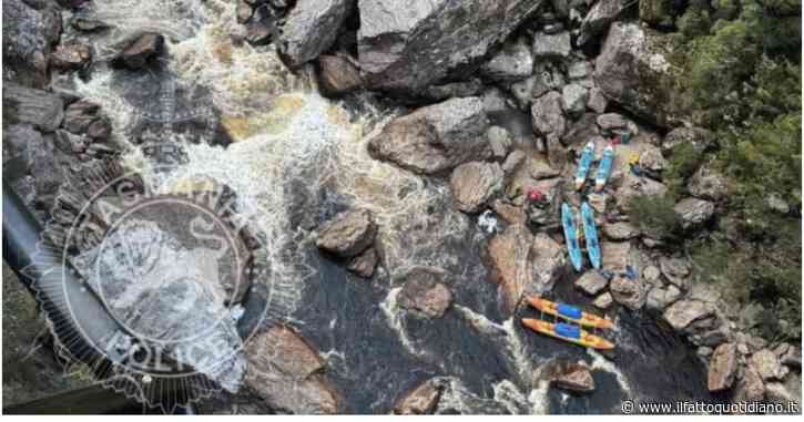 Rimane intrappolato con il kayak tra le rocce: medici costretti ad amputargli una gamba nel fiume per salvargli la vita