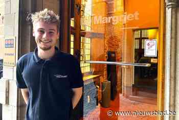 Kelner Nathan (22) redt leven van stikkende klant in brasserie: “EHBO-diploma gehaald en dat heeft nu duidelijk geholpen”