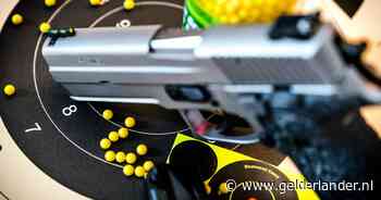 Politie houdt twee mannen aan met ‘BB guns’