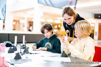 UHasselt eert overleden Els (56) op haar eigen evenement: “Ze had alles al zo goed voorbereid”