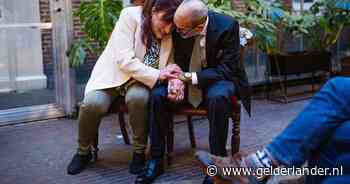 Dakloos stel stapt in het huwelijksbootje: voor de eerste keer kunnen Karin en Yavuz samen slapen