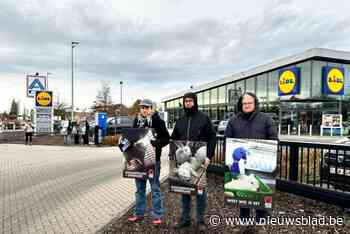 Bite Back protesteert tegen verkoop van konijnenvlees in Lidl van Genk: “Dieren zijn mishandeld”