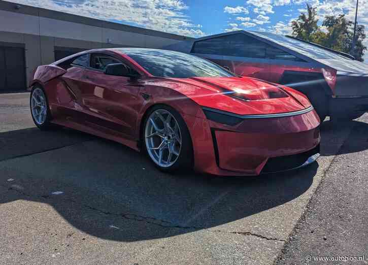 Eerste nieuwe Tesla Roadster is klaar, zonder hulp van Elon