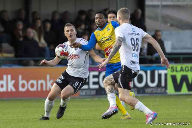 “Ik dacht het ergste gezien te hebben. Niet dus”: Patrick Rotsaert ziet leider SK Roeselare verliezen op dramatisch slecht veld