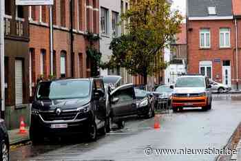 Brandweer rukt twee keer uit voor autobrand