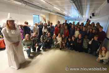 Witte heks doet intrede bij de Makrallen: “Ze moet het geweld op vrouwen bespreekbaar maken”