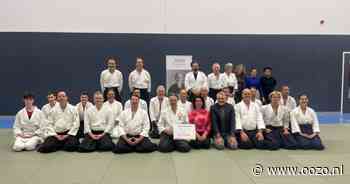 Aikidoschool Kinonagare in Waddinxveen bestaat 25 jaar en krijgt cheque cadeau