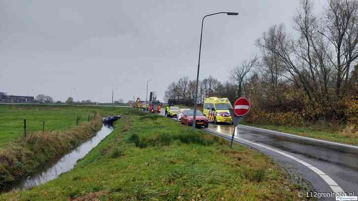 Automobiliste belandt in sloot op de afrit A7 bij Leek