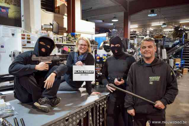 Gewapende overval op hengelwinkel blijkt reclamestunt: “Het liep wat uit de hand, de politie werd overstelpt met telefoons”