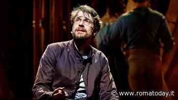 INTERVISTA | Aggiungi un posto a tavola, Giovanni Scifoni è Don Silvestro 50 anni dopo Johnny Dorelli