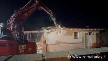 Demolizione delle ville dei sinti italiani: sciacalli rubano nell'area di cantiere