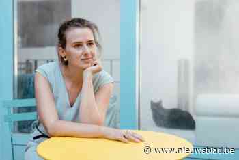 Voormalig stadsdichter Maud Vanhauwaert in Eindhoven uitgeroepen tot beste woordkunstenaar van Nederlandse taalgebied