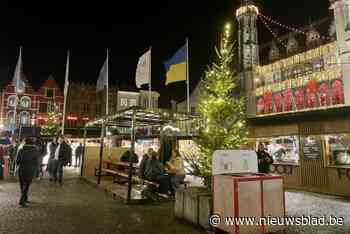 ‘Krakende kerstboom’ alweer vervangen: “Ook alle andere bomen gecontroleerd”