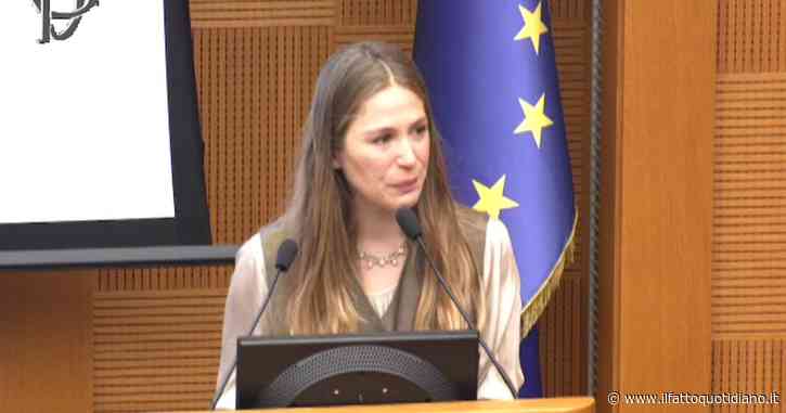 “Mi mise le mani addosso a lezione, era il mio professore. I miei compagni non mi credevano”: il racconto dell’attrice Barbara Giordano