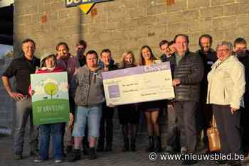 Vzw Hippoc schenkt 2.000 euro aan leefboerderij