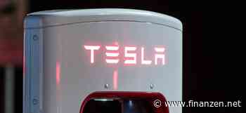 Tesla-Aktie leichter: Tesla-Kritiker demonstrieren gegen Auflösung von Camp