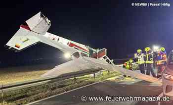 Cessna stürzt aus Staatsstraße