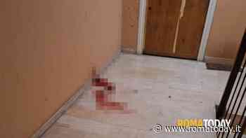 Lite tra latinos e scia di sangue nell'ex palazzo Inps, uno sguardo di troppo fa scattare l'aggressione