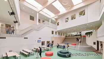 Ashram college verlicht met lichtstraten