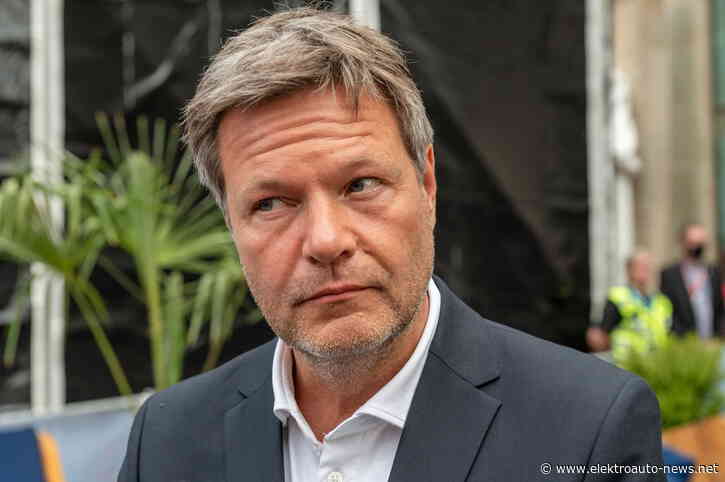 Habeck schlägt Kompromiss bei CO2-Grenzwerten für Pkw vor