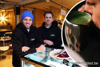 Niet de zoveelste koffiebar: profvoetballer serveert koffie met geestverruimende paddenstoelen en laat dj’s draaien