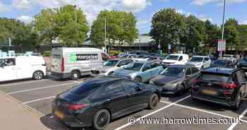 Man arrested after ‘group breaks into vehicles’ at M25 service station