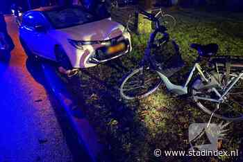 Fietser met spoed naar ziekenhuis na aanrijding met auto