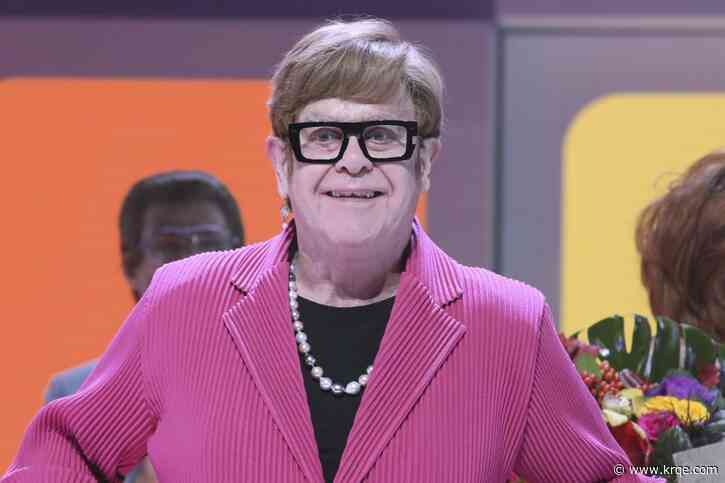 Elton John says he has lost sight in one eye after infection