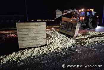 Bloemkolen belanden op ringweg, wagens lopen schade op